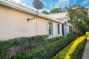 610 NW Red Pine Way, Jensen Beach, FL 34957 Sold 03/01/24