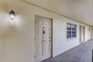 5580 Tamberlane Circle 237, Palm Beach Gardens, FL 33418 Sold 05/07/24