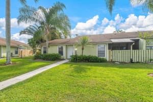 4375 Willow Pond Circle, West Palm Beach, FL 33417 Sold 02/16/24