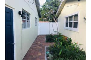 700 NE 2 Street, Pompano Beach, FL 33060 Sold 05/15/25