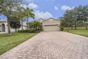 1476 SE Legacy Cove Circle, Stuart, FL 34997 Sold 01/07/25
