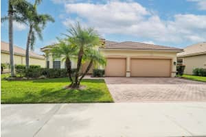 1391 SE Legacy Cove Circle, Stuart, FL 34997 Sold 04/18/24