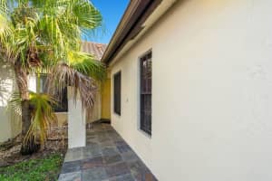 394 Driftwood Terrace, Boca Raton, FL 33431 Sold 04/01/24