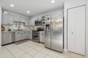 6132 Eaton Street, West Palm Beach, FL 33411 Sold 04/05/24