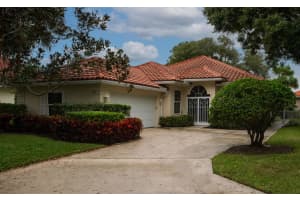 142 E Tall Oaks Circle, Palm Beach Gardens, FL 33410 Sold 08/05/24