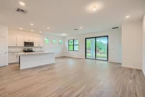 5977 SE Skyblue Circle, Stuart, FL 34997 Sold 03/26/24