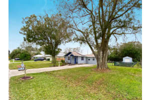 1025 37th Avenue, Vero Beach, FL 32960 Sold 03/18/24