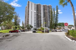 20100 W Country Club Drive 603, Aventura, FL 33180 Sold 03/14/24