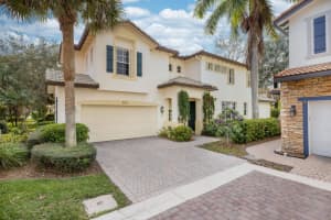 555 Tomahawk Court, Palm Beach Gardens, FL 33410 Sold 07/17/24