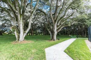 4121 Old Oak Drive, Palm Beach Gardens, FL 33410 Sold 05/09/24