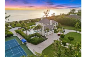 8218 Sanderling Road, Sarasota, FL 34242 Sold 05/16/24