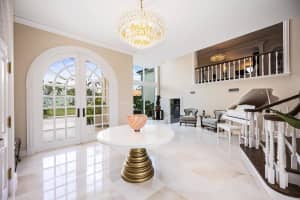 8218 Sanderling Road, Sarasota, FL 34242 Sold 05/16/24