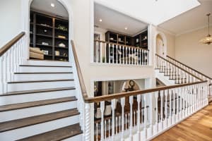 8218 Sanderling Road, Sarasota, FL 34242 Sold 05/16/24