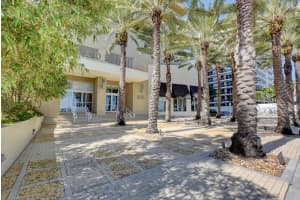 1551 N Flagler Drive 802, West Palm Beach, FL 33401 Sold 04/02/24