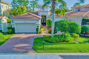 176 Viera Drive, Palm Beach Gardens, FL 33418 Sold 04/05/24