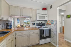 2562 N Garden Drive 306, Lake Worth, FL 33461 Sold 06/20/24