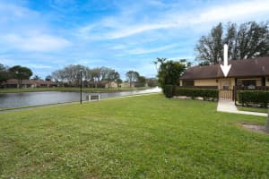 1019 Green Pine Boulevard A, West Palm Beach, FL 33409 Sold 04/24/24