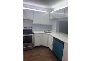 1009 Green Pine Boulevard G3, Palm Beach, FL 33480 Sold 03/11/24