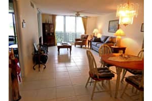 5390 Woodland Lakes Drive 105, Palm Beach Gardens, FL 33418 Sold 03/29/24
