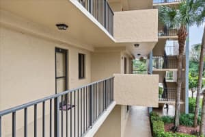 2786 Tennis Club Drive 207, West Palm Beach, FL 33417 Sold 04/15/24