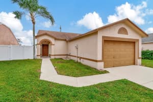 17 Ripley Way, Boynton Beach, FL 33426 Sold 03/27/24