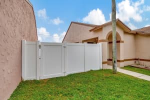 17 Ripley Way, Boynton Beach, FL 33426 Sold 03/27/24