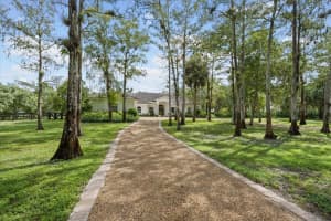 14922 Paddock Drive, Wellington, FL 33414 Sold 03/27/24