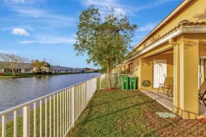 5901 Glasgow Way, Tamarac, FL 33321 Sold 03/28/24