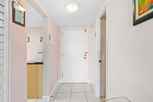 9310 Fountainbleau Boulevard 308, Miami, FL 33172 Sold 06/14/24