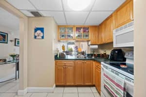 9310 Fountainbleau Boulevard 308, Miami, FL 33172 Sold 06/14/24