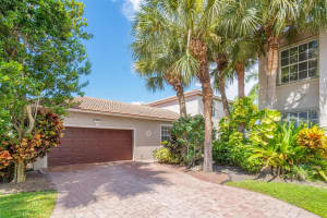 1752 Pierside Circle, Wellington, FL 33414 Sold 04/24/24
