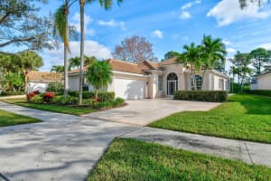 8281 SE Palm Hammock Ln, Hobe Sound, FL 33455, Sold 05/31/24