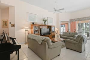 8281 SE Palm Hammock Ln, Hobe Sound, FL 33455, Sold 05/31/24