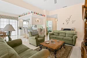 8281 SE Palm Hammock Ln, Hobe Sound, FL 33455, Sold 05/31/24