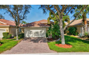 6847 Shamrock Trail S, Boynton Beach, FL 33437 Sold 03/07/24