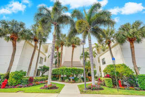 947 Oak Harbour Drive, Juno Beach, FL 33408 Sold 03/07/24