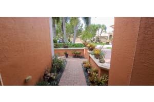 8669 Via Brilliante, Wellington, FL 33411 Sold 05/23/24