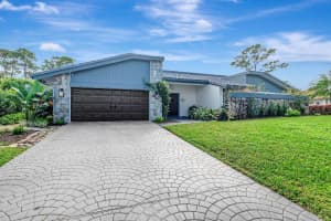 701 Lakewoode Circle W, Delray Beach, FL 33445 Sold 05/03/24