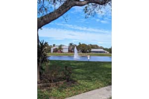 21 E Crossings Circle E, Boynton Beach, FL 33435 Sold 05/28/24