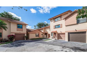 972 SW 113 Terrace, Pembroke Pines, FL 33025 Sold 03/27/24