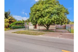 311 NW 37th Street, Deerfield Beach, FL 33064 Sold 03/14/24