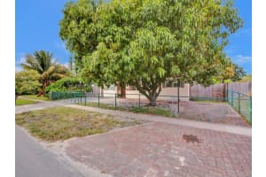 311 NW 37th Street, Deerfield Beach, FL 33064 Sold 03/14/24