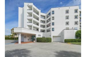 4101 Ocean Drive Drive 2a, Vero Beach, FL 32963 Sold 04/10/24