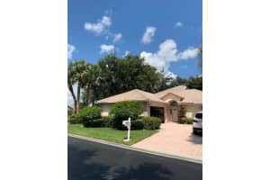2700 Pointe Circle, West Palm Beach, FL 33413 Sold 04/26/24