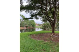 2700 Pointe Circle, West Palm Beach, FL 33413 Sold 04/26/24