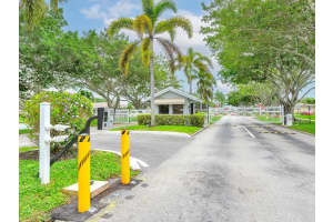 8559 Bella Vista Drive, Boca Raton, FL 33433 Sold 05/08/24