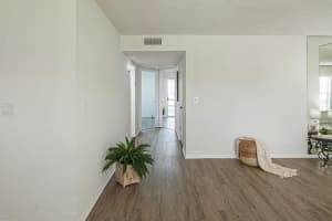 64 Woodland Drive 102, Vero Beach, FL 32962 Sold 04/30/24