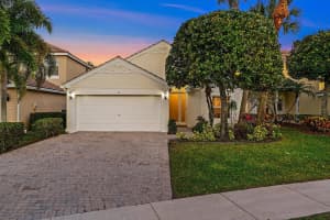 113 Berenger Walk, Royal Palm Beach, FL 33414 Sold 03/12/24