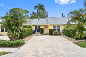 110 Oakwood Drive, Jupiter, FL 33458 Sold 03/15/24