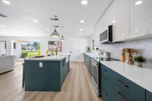 562 NW 13th Drive, Boca Raton, FL 33486 Sold 04/10/24